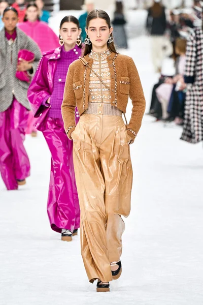 Look 37